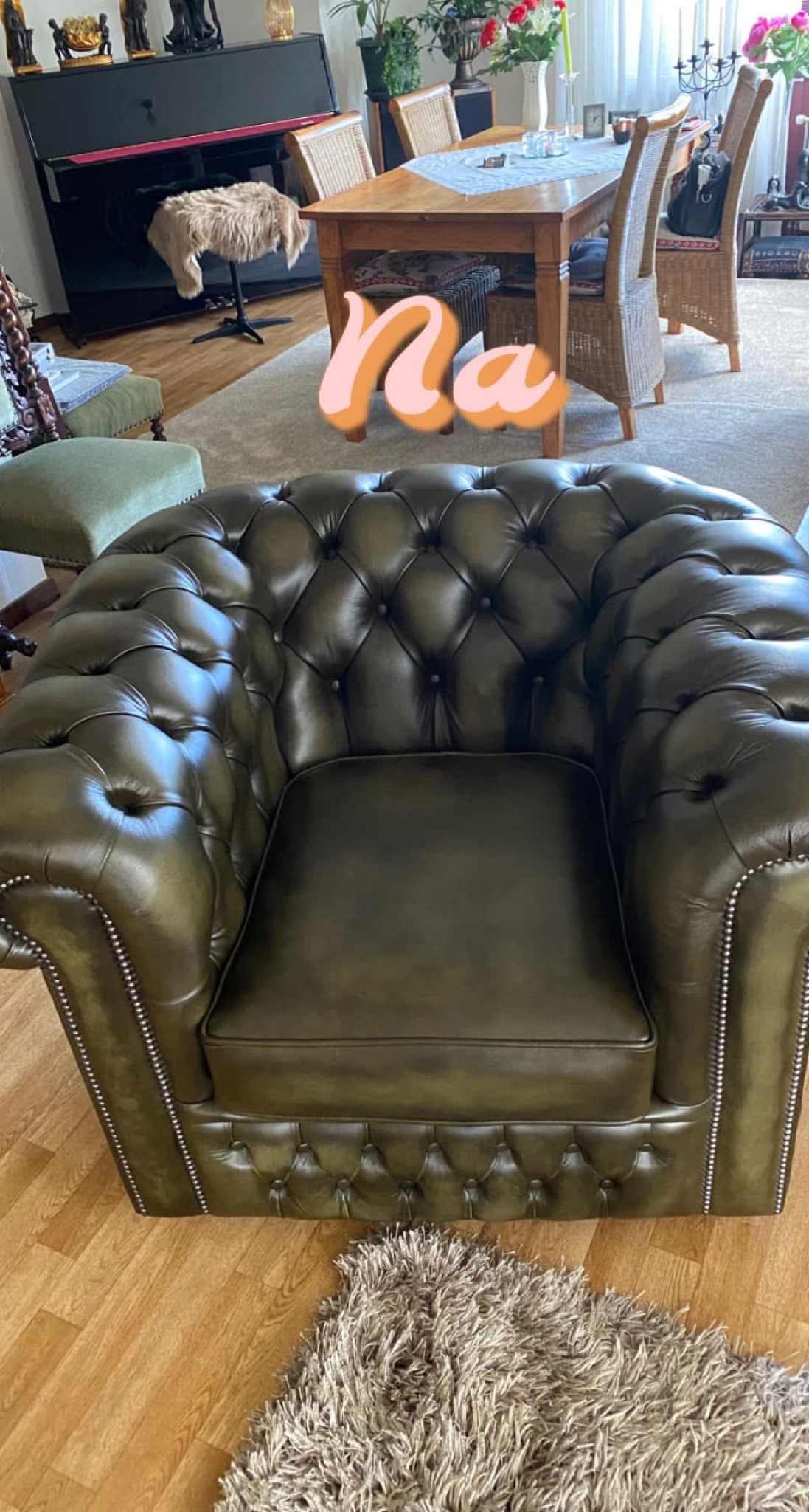 Gerenoveerde leren chesterfield fauteuil