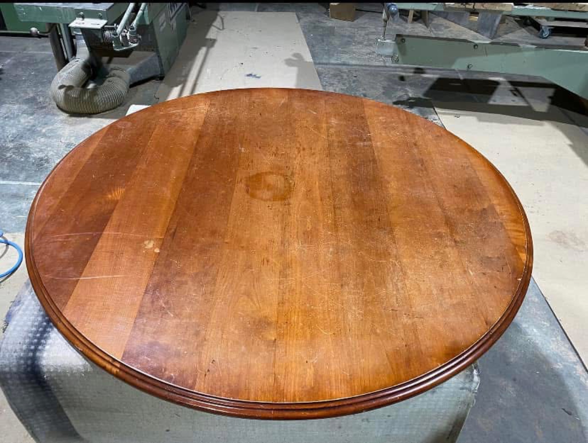 Dof rond tafelblad voor behandeling